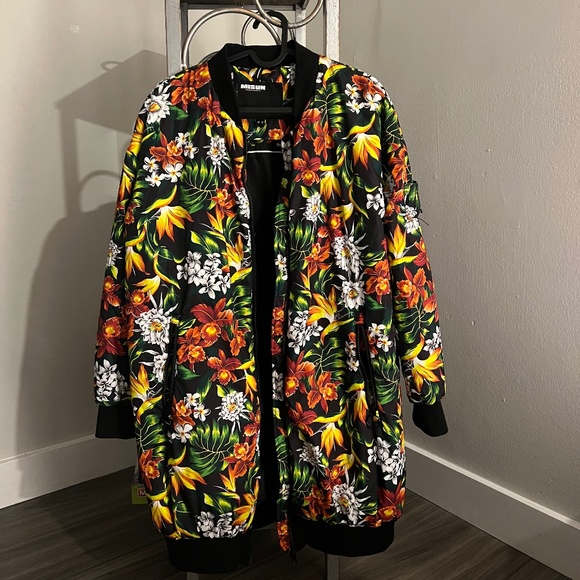 Baggy Puff Jacket - Picture 1 of 5